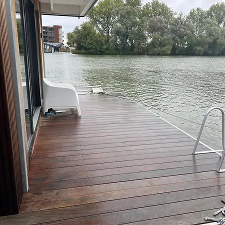 Botel The Sustainable Saek Dordrecht