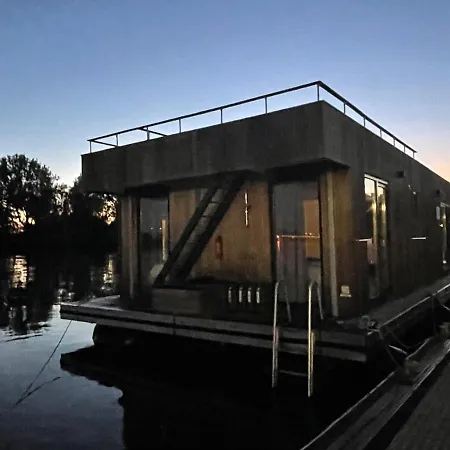 The Sustainable Saek Botel