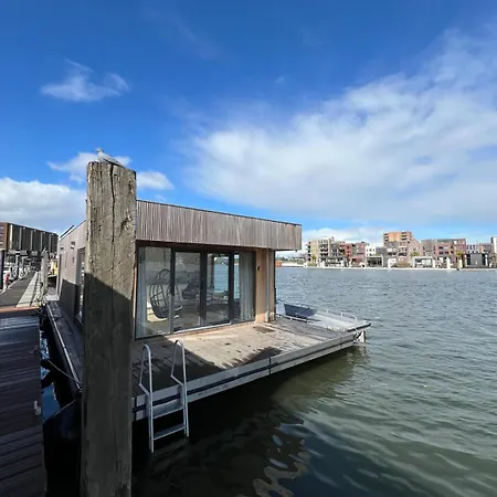The Sustainable Saek Botel